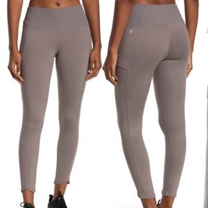 Z by Zella Take a Hike 7/8 Cargo Legging NWOT